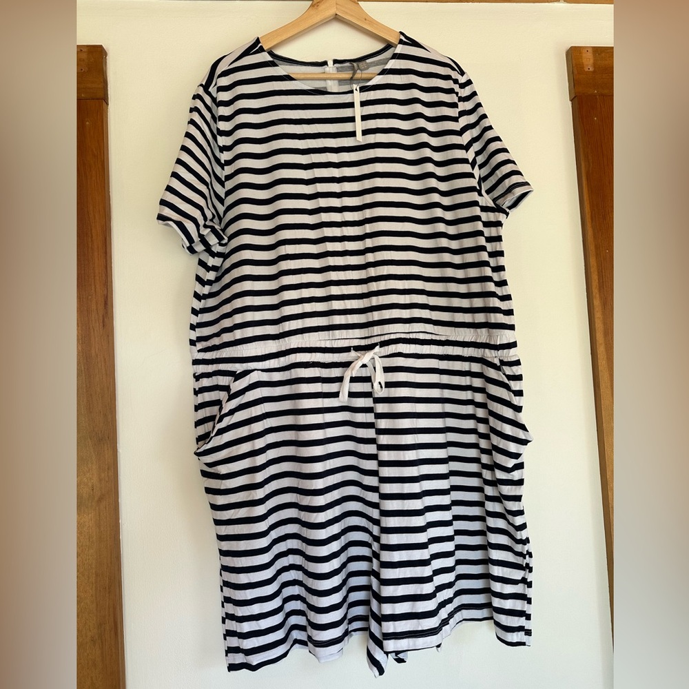 NWT ASOS Curve short-sleeve navy & white striped short knit romper, sz 18
